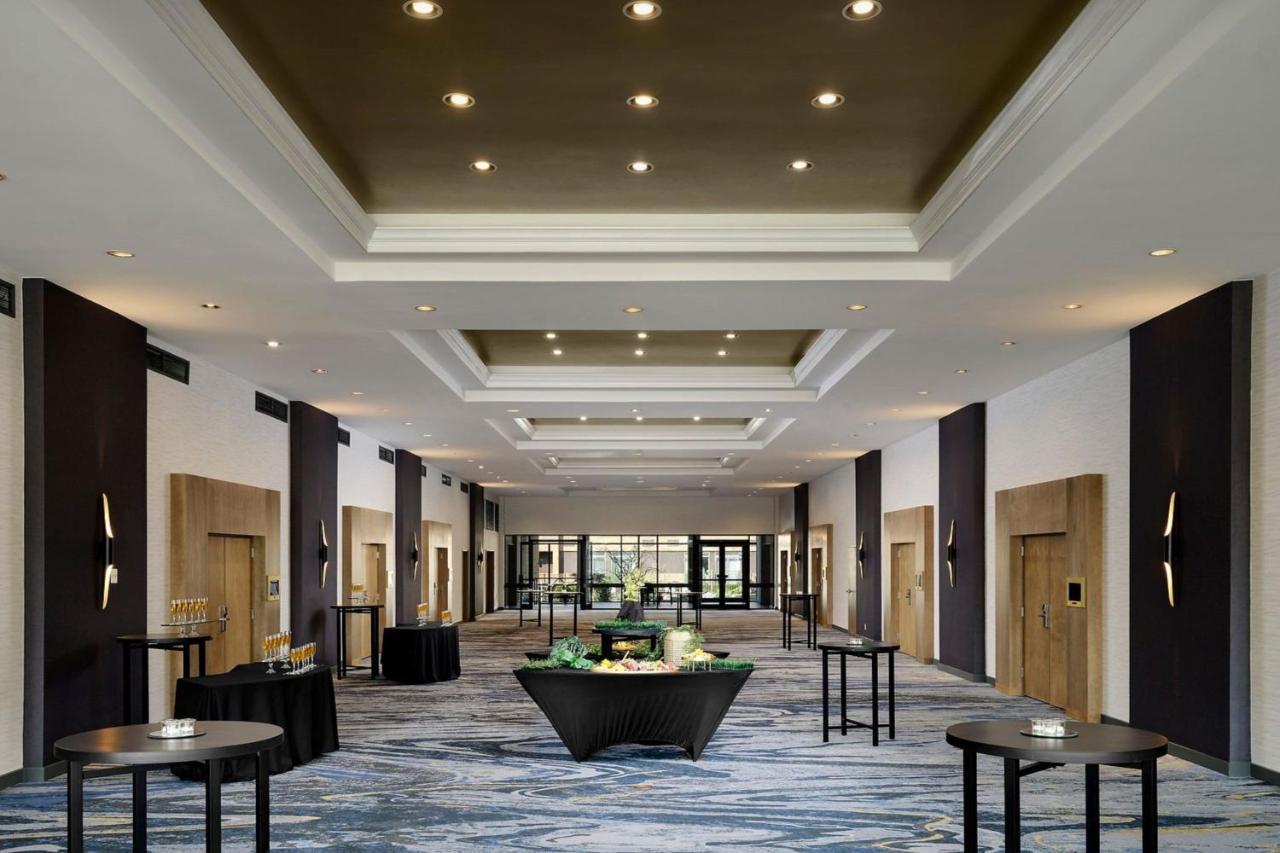 Sheraton Grand Rapids Airport Hotel Cascade Kültér fotó