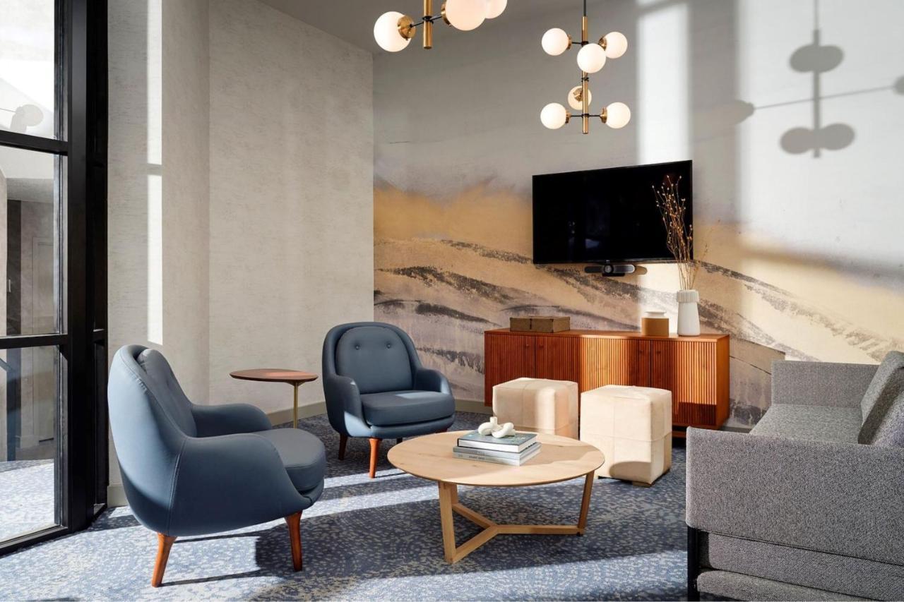 Sheraton Grand Rapids Airport Hotel Cascade Kültér fotó