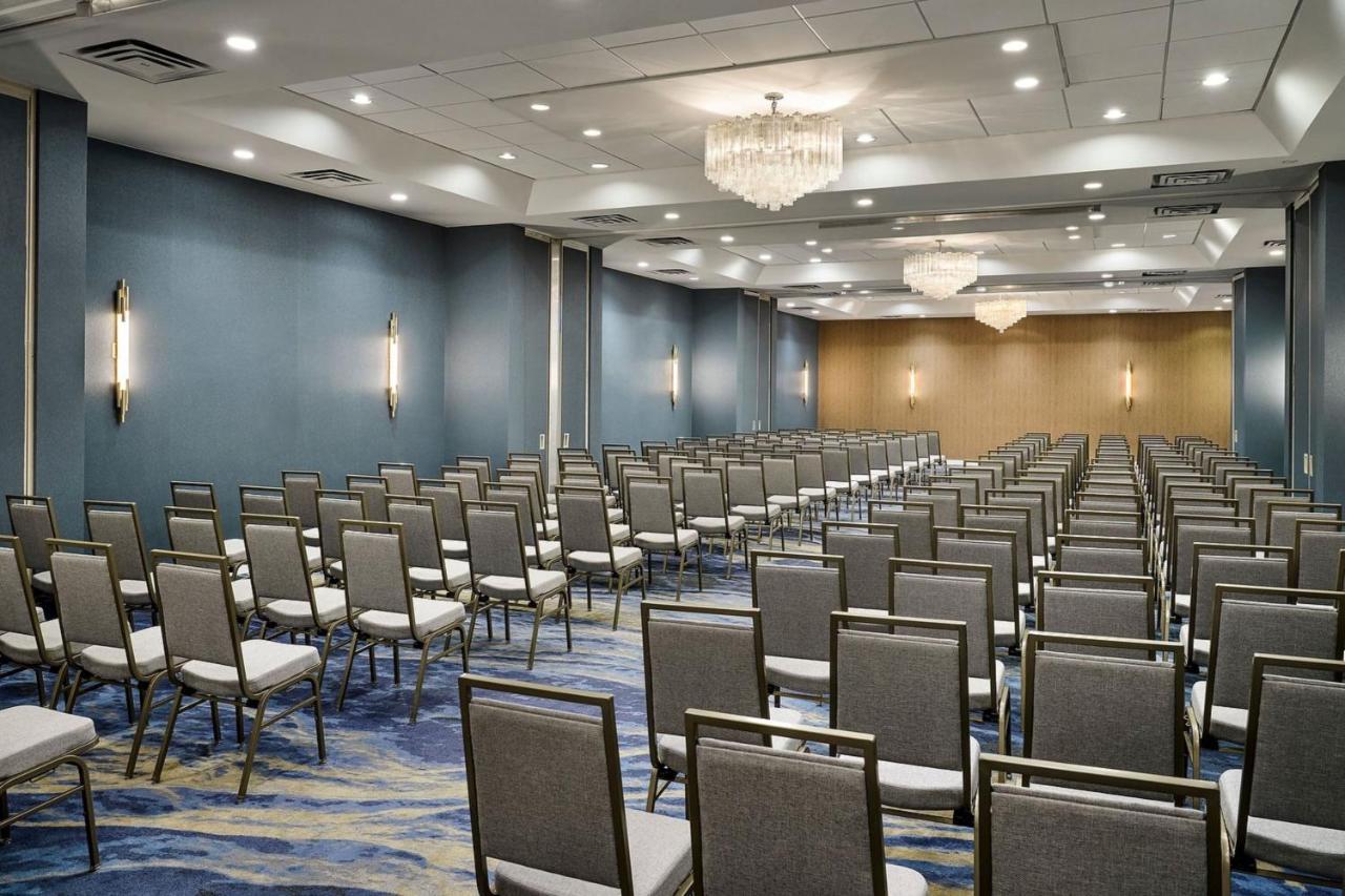 Sheraton Grand Rapids Airport Hotel Cascade Kültér fotó