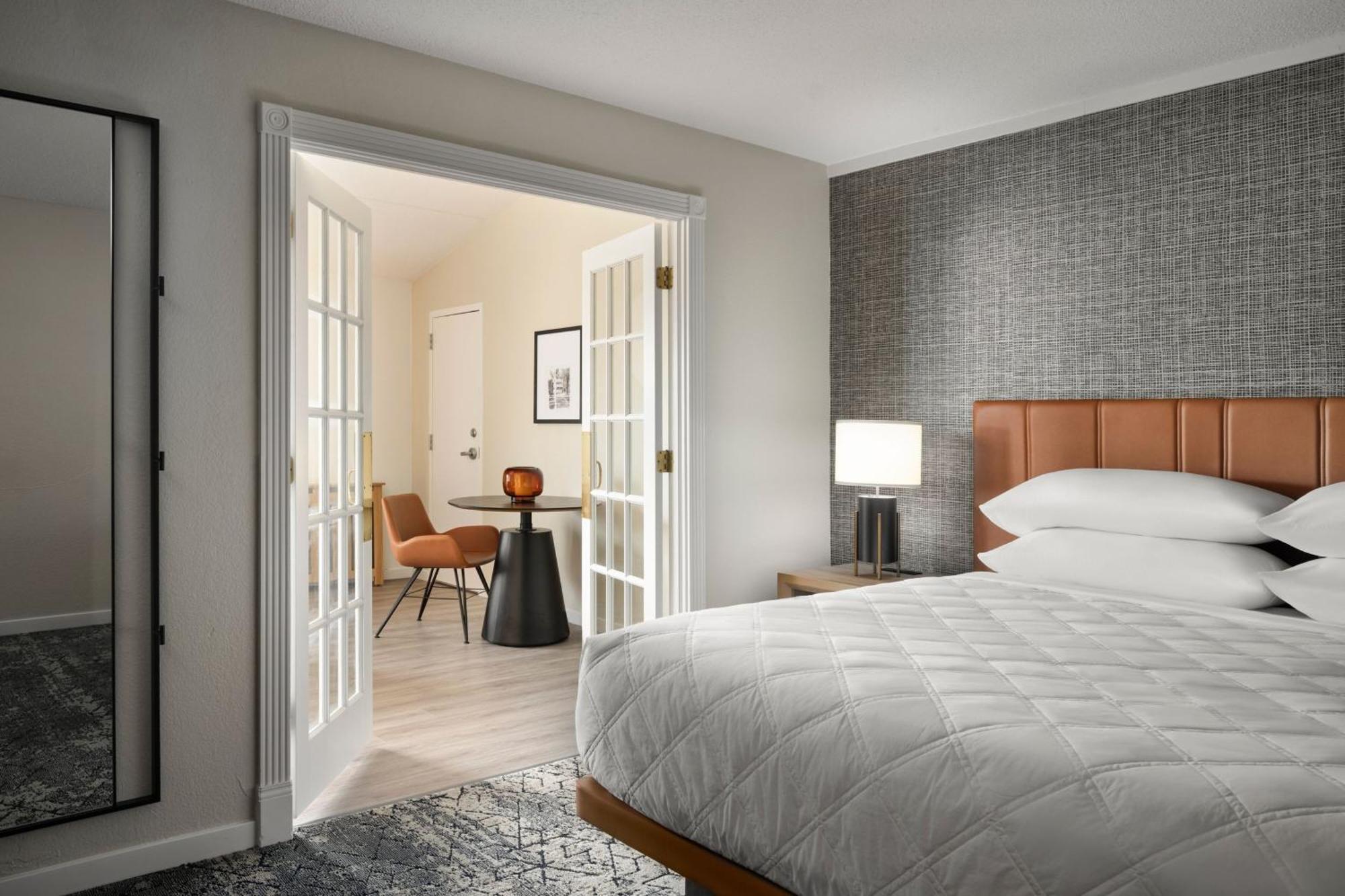 Sheraton Grand Rapids Airport Hotel Cascade Kültér fotó
