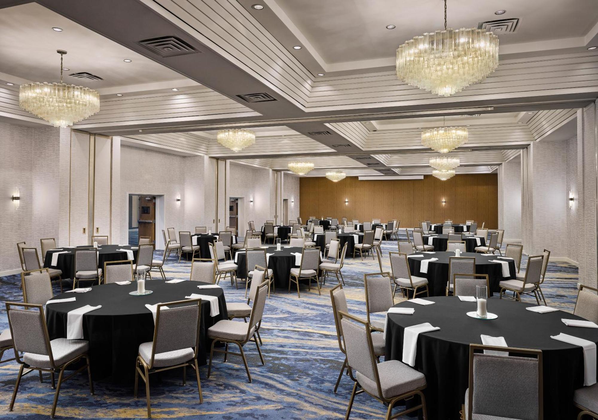 Sheraton Grand Rapids Airport Hotel Cascade Kültér fotó