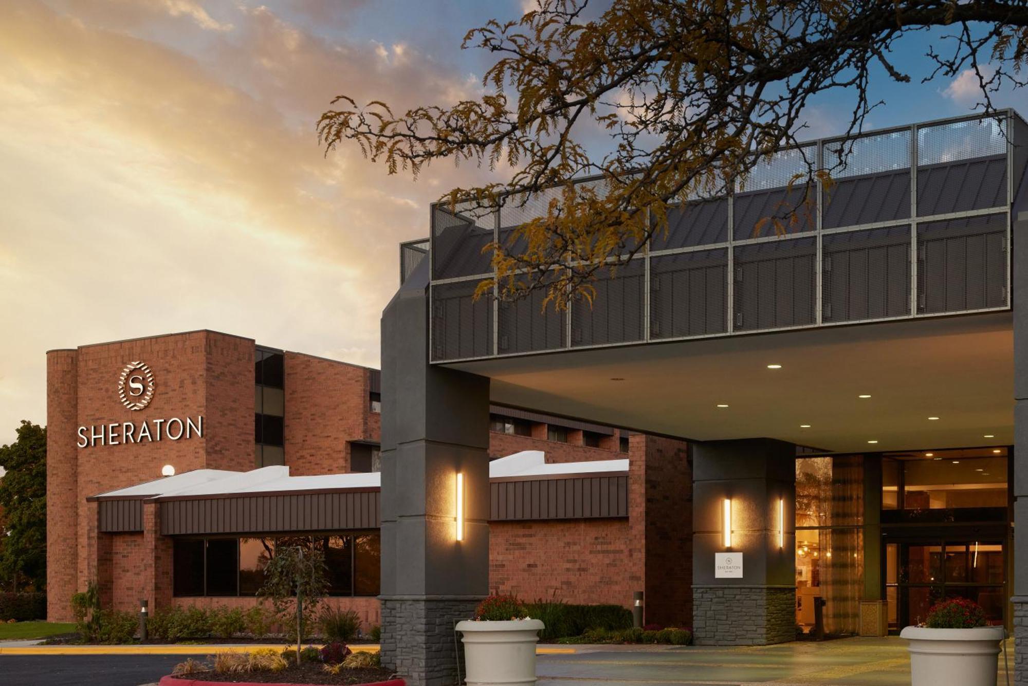 Sheraton Grand Rapids Airport Hotel Cascade Kültér fotó