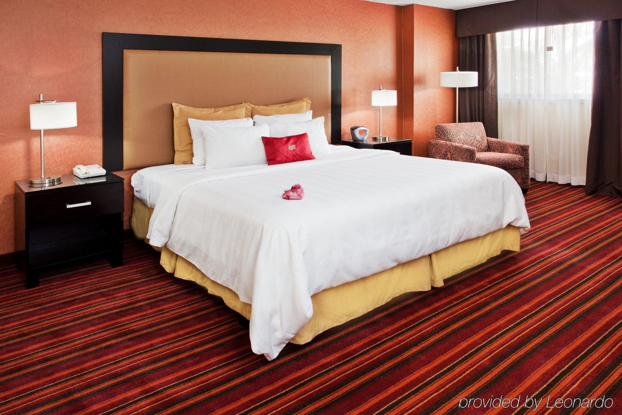 Sheraton Grand Rapids Airport Hotel Cascade Szoba fotó